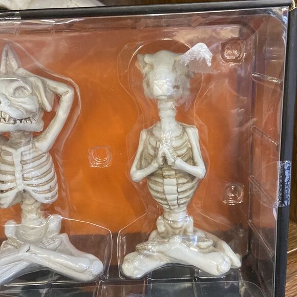 Home Decor Ornaments Yoga Skull Statues Set - Small Resin Sculpture Skeleton - Picture 6 of 7